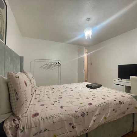New! 4 Bedroom London House With Garden And Lawn エクステリア 写真