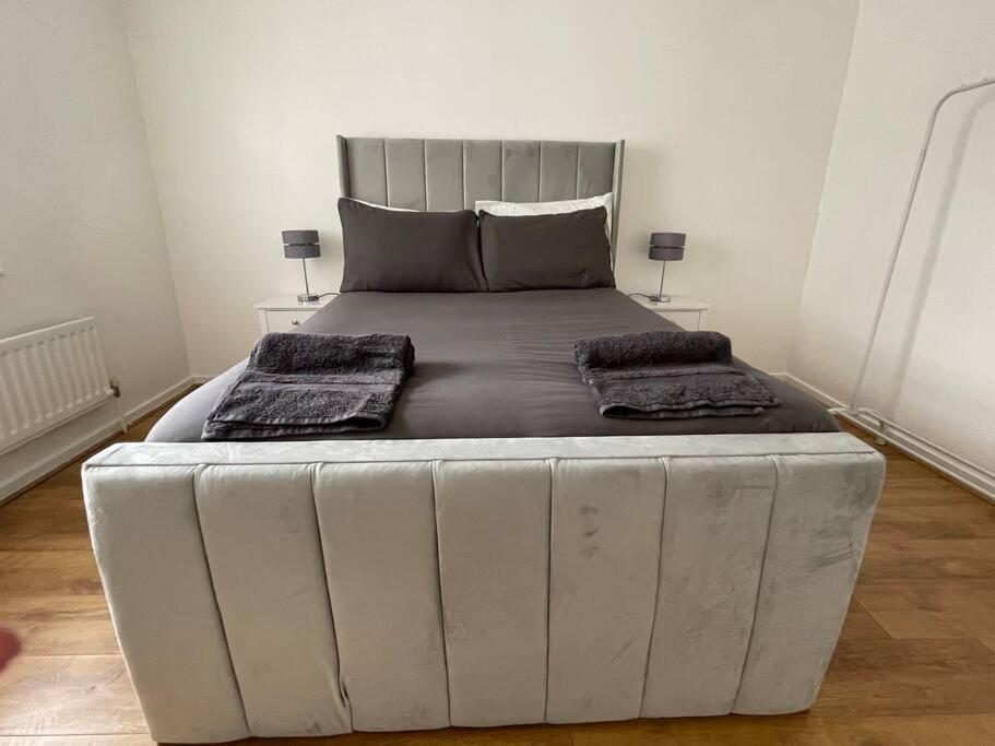 New! 4 Bedroom London House With Garden And Lawn エクステリア 写真
