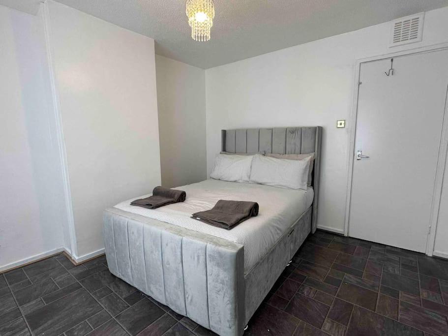 New! 4 Bedroom London House With Garden And Lawn エクステリア 写真