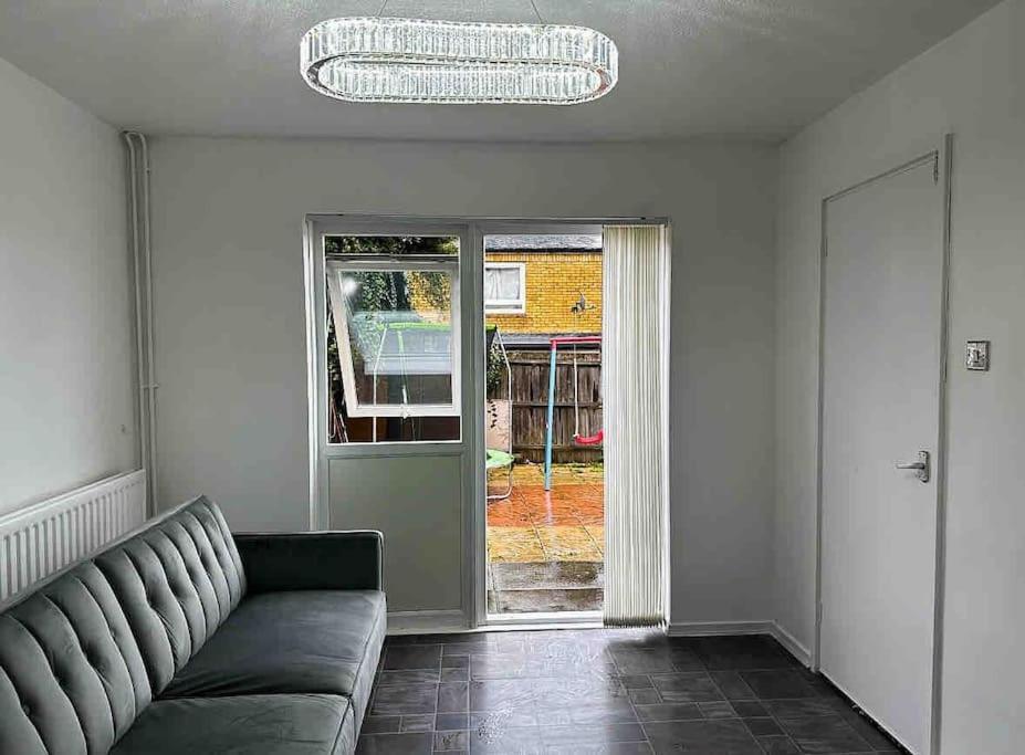 New! 4 Bedroom London House With Garden And Lawn エクステリア 写真