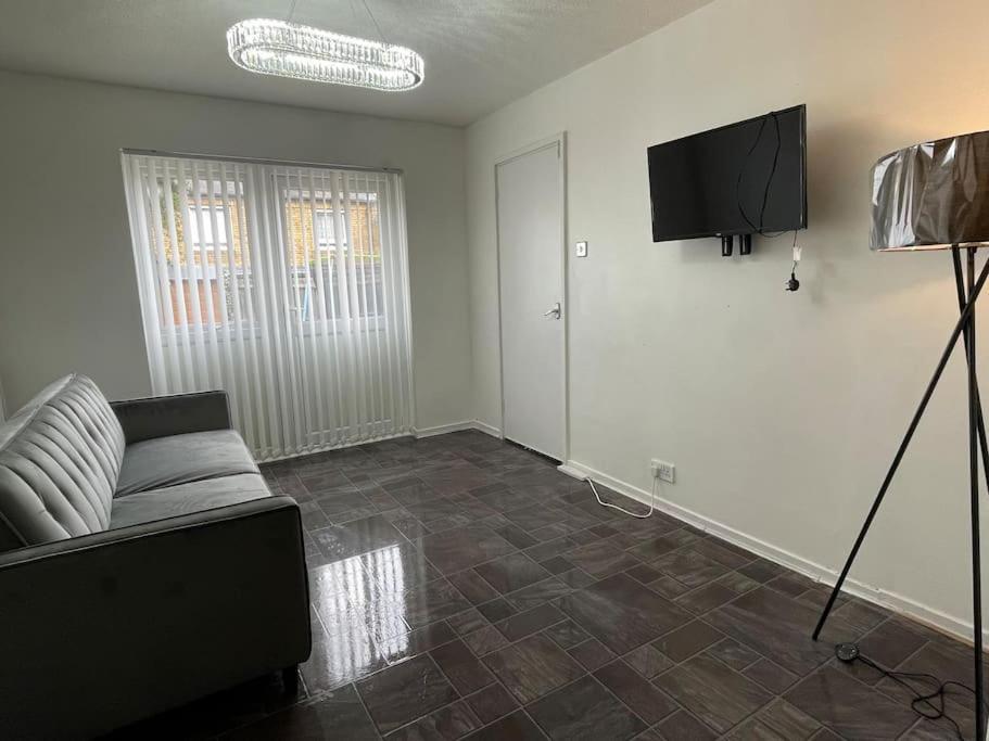 New! 4 Bedroom London House With Garden And Lawn エクステリア 写真