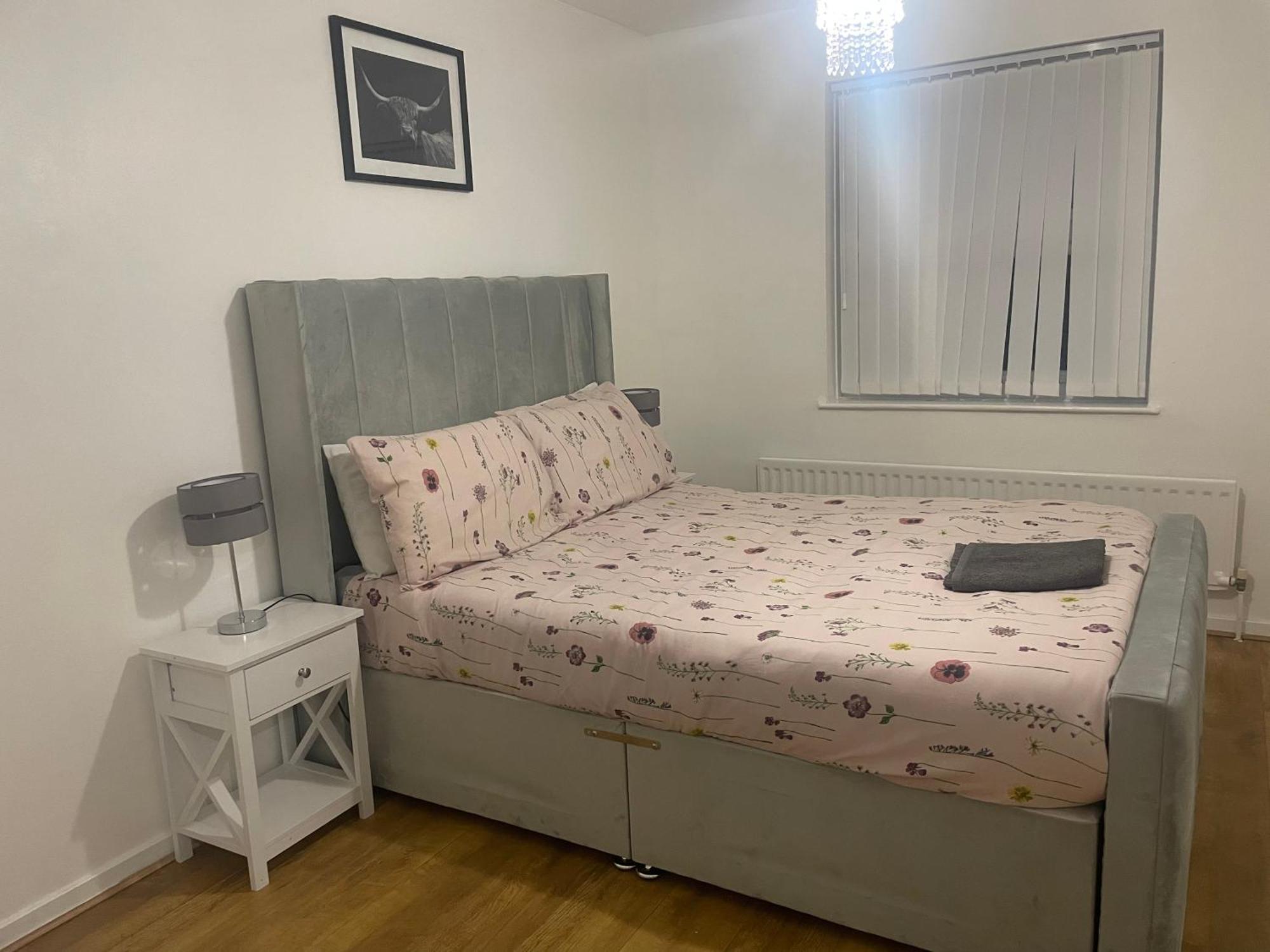 New! 4 Bedroom London House With Garden And Lawn エクステリア 写真