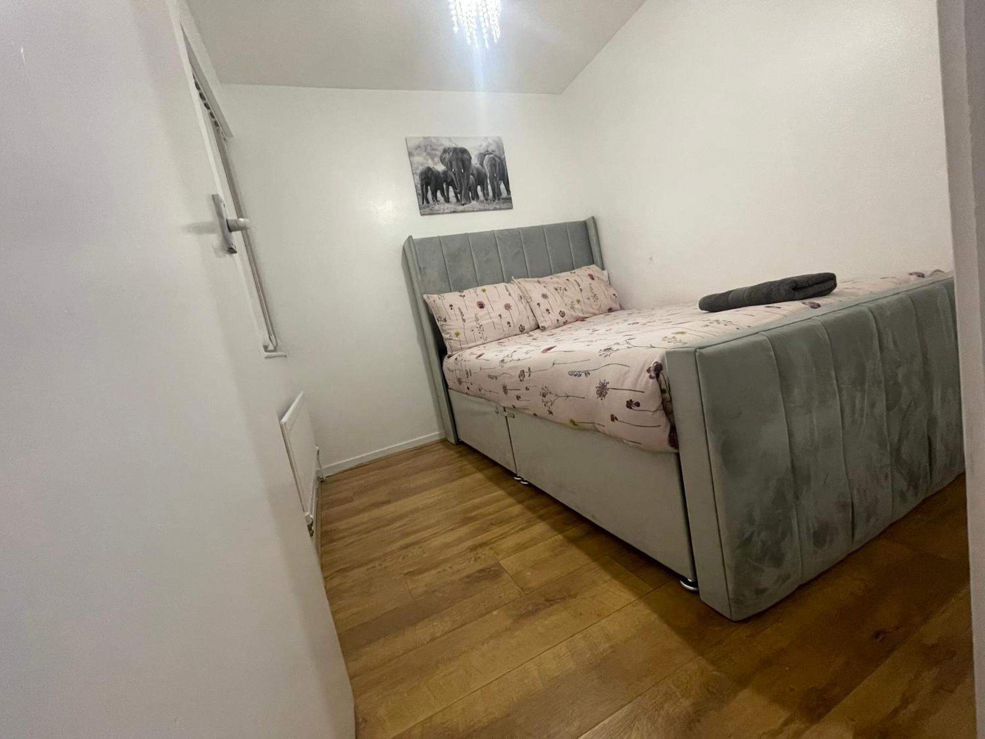 New! 4 Bedroom London House With Garden And Lawn エクステリア 写真